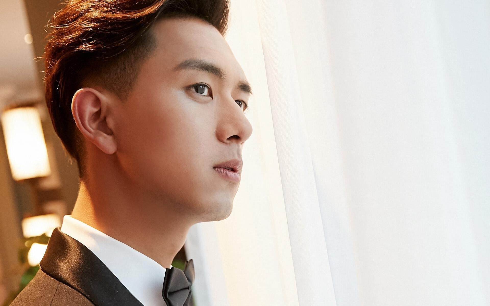 塔特与袋鼠队队友的默契配合,助力球队征战橄榄球赛场