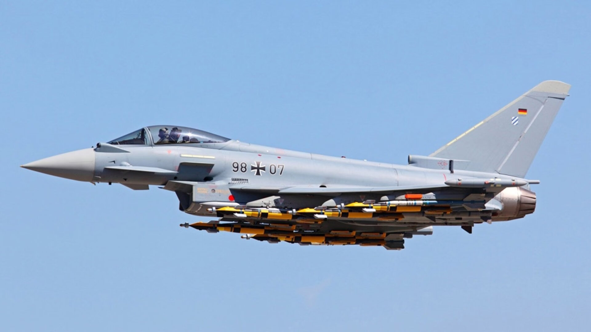 LEYU SPORTS中国官方网站-意甲激烈争斗：从防守到进攻的精彩转变，意甲激烈争斗_从防守到进攻的精彩转变是什么